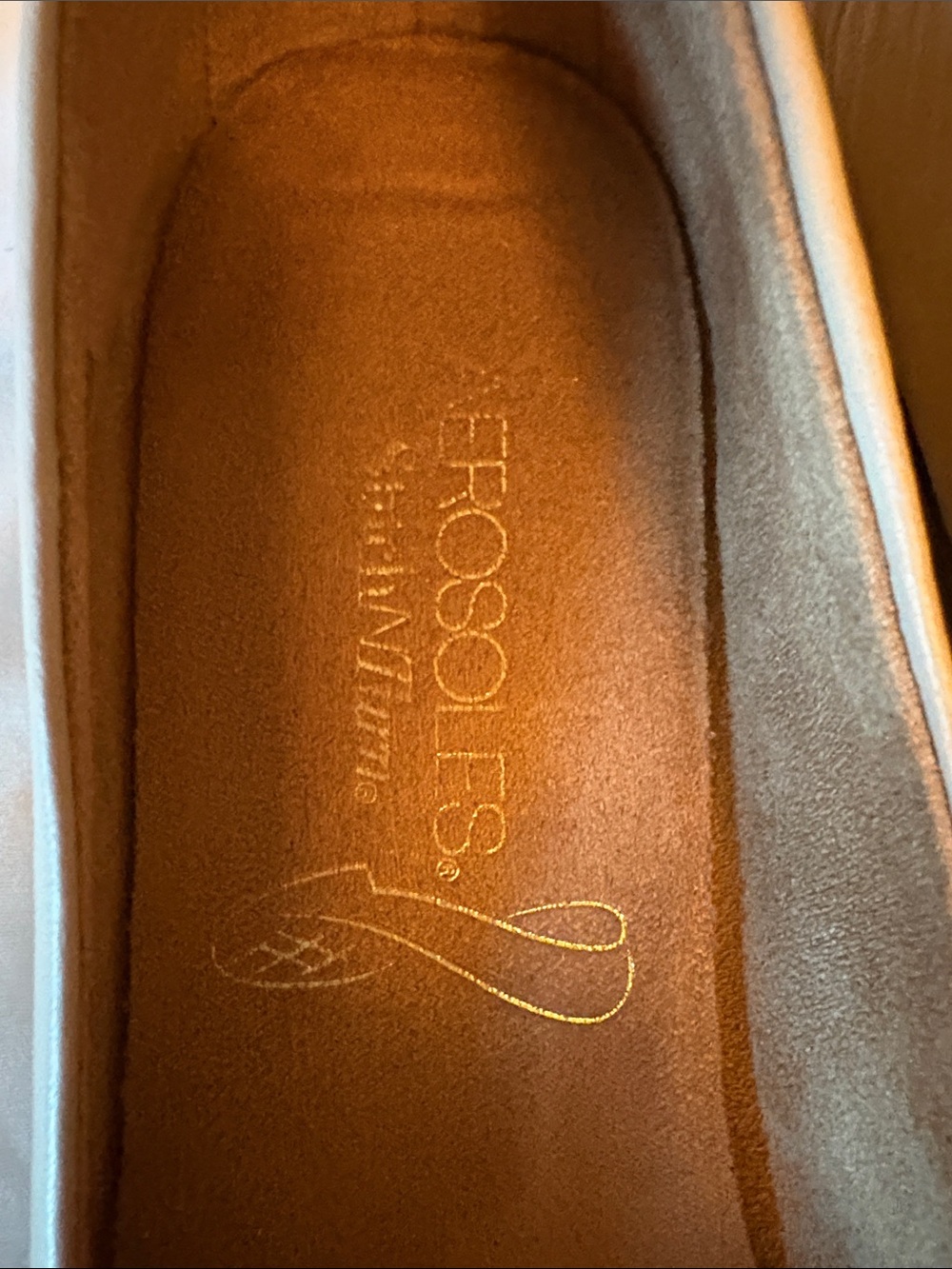 AEROSOLES Cream Leather Ballet Flats with Gold Medallion - Picture 3 of 4